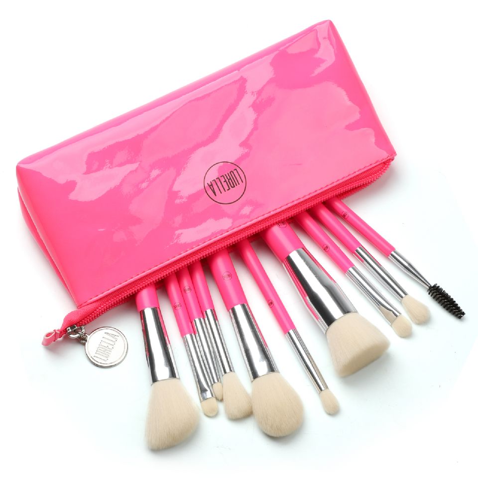 Pink 11 Piece Brush Set with Cosmetic Bag. .